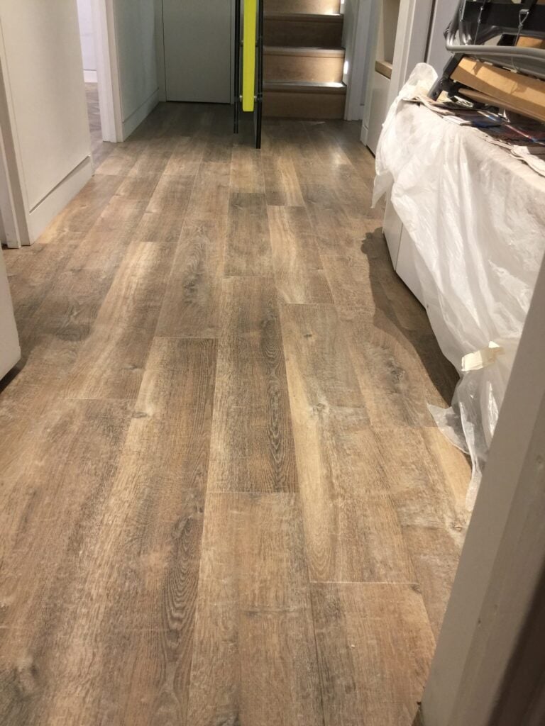 Amtico Signature Aged Oak In Mayfair - Luxury Vinyl Tile (LVT) Flooring - Mayfair - Residential