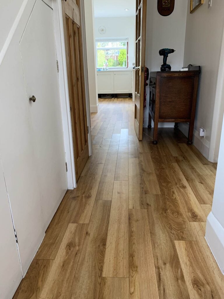 Amtico Signature Classic Oak Fitting In Borough - Luxury Vinyl Tile (LVT) Flooring - Borough - Residential