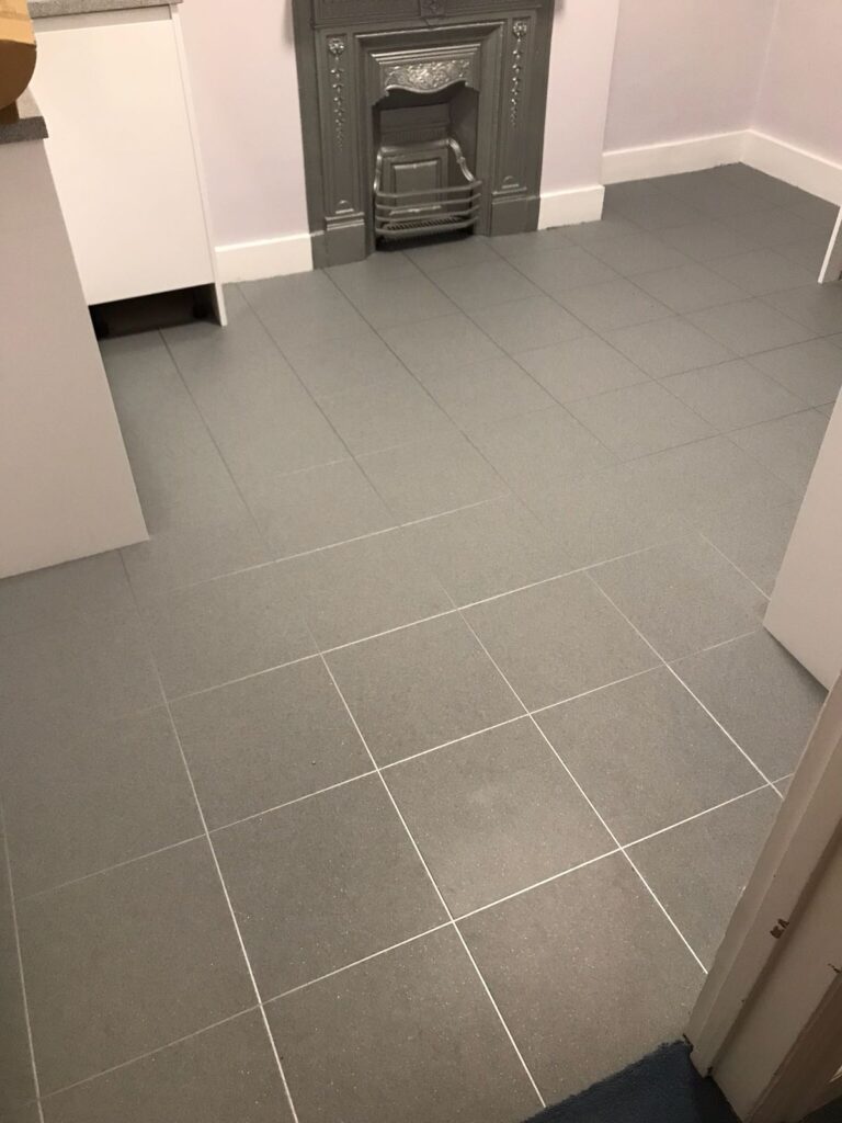 Amtico Signature Composite In Canary Wharf - Luxury Vinyl Tile (LVT) Flooring - Canary Wharf - Residential