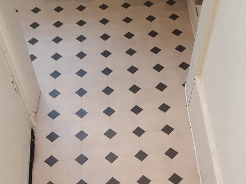 Amtico Signature Key Stone Mini Luxury Vinyl Tiles In Fulham - Luxury Vinyl Tile (LVT) Flooring - Fulham - Residential