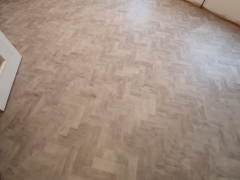 Amtico Signature Trace Kaolin In Mayfair - Luxury Vinyl Tile (LVT) Flooring - Mayfair - Residential