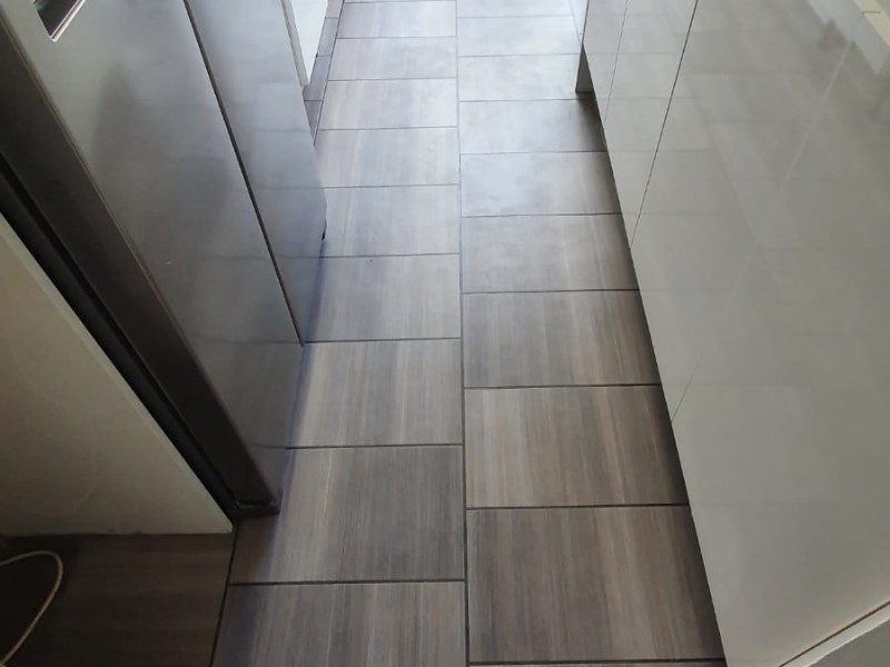 Amtico Spacia Abstract Mirus Feather In Docklands - Luxury Vinyl Tile (LVT) Flooring - Docklands - Residential