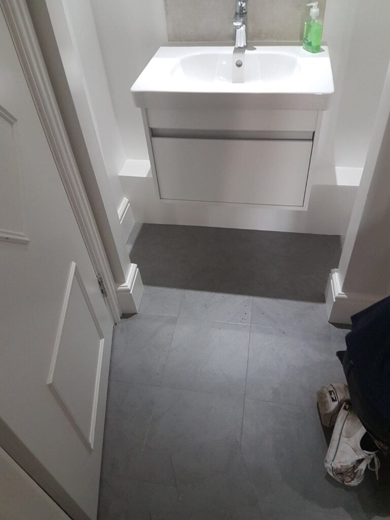 Amtico Spacia Ceramic Dark In Farringdon - Luxury Vinyl Tile (LVT) Flooring - Farringdon - Residential