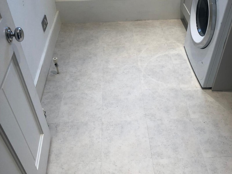 Amtico Spacia Ceramic Frost - Luxury Vinyl Tile (LVT) Flooring - Kilburn - Residential