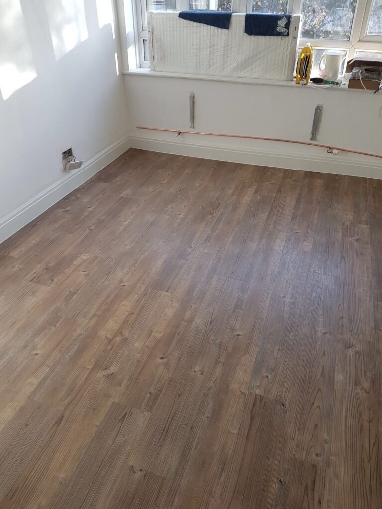 Amtico Spacia Dry Cedar Fitting In Notting Hill - Luxury Vinyl Tile (LVT) Flooring - Notting Hill - Residential