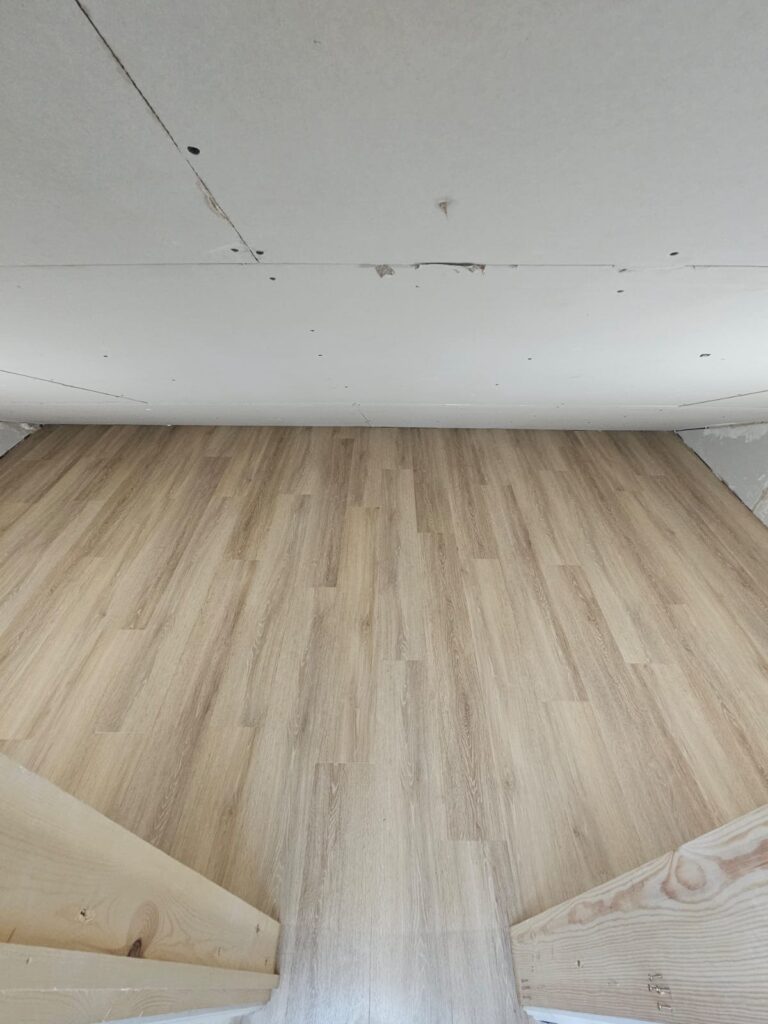 Amtico - Luxury Vinyl Tile (Lvt) Flooring - Home 73735 - Luxury Vinyl Tile (LVT) Flooring - Canary Wharf - Residential