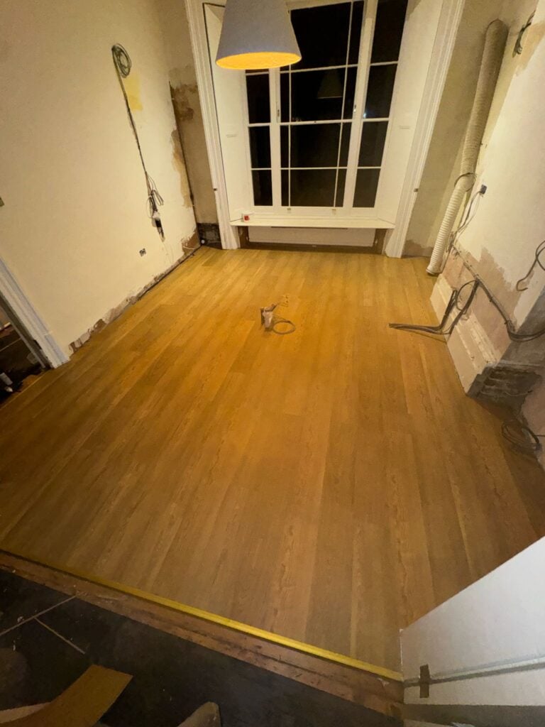 Amtico Spacia Pale Ash Fitting In Pimlico - Luxury Vinyl Tile (LVT) Flooring - Pimlico - Residential