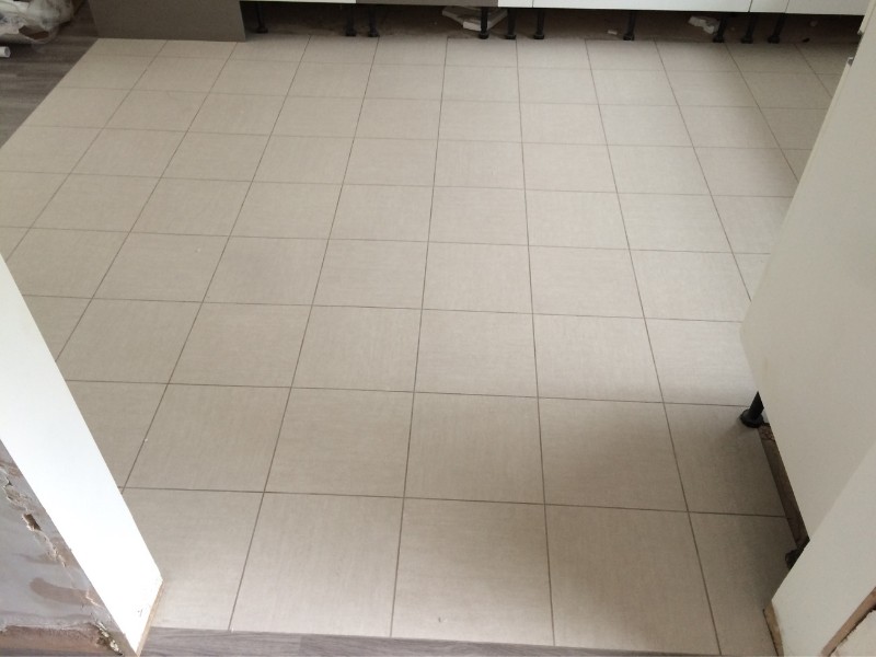 Amtico Spacia Sift Stone Canvas In Farringdon - Luxury Vinyl Tile (LVT) Flooring - Farringdon - Residential