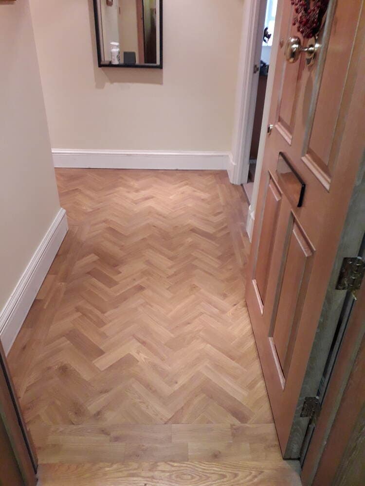 Amtico Spacia Traditional Oak Fitting In Mayfair - Luxury Vinyl Tile (LVT) Flooring - Mayfair - Residential