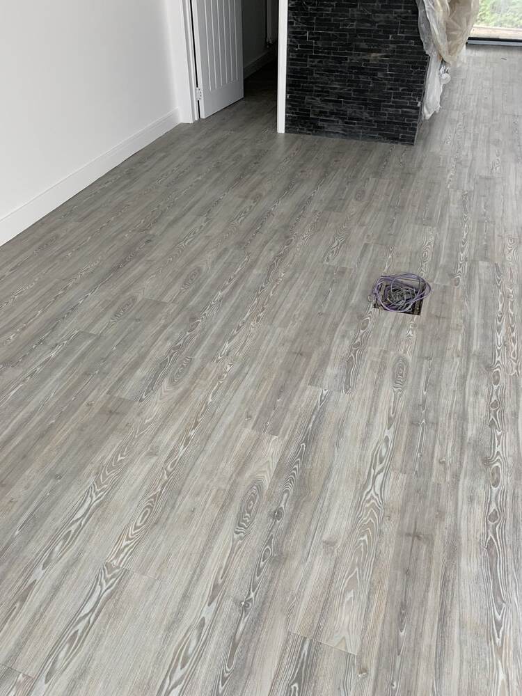 Amtico Spacia Worn Ash Fitting In Richmond - Luxury Vinyl Tile (LVT) Flooring - Richmond - Residential