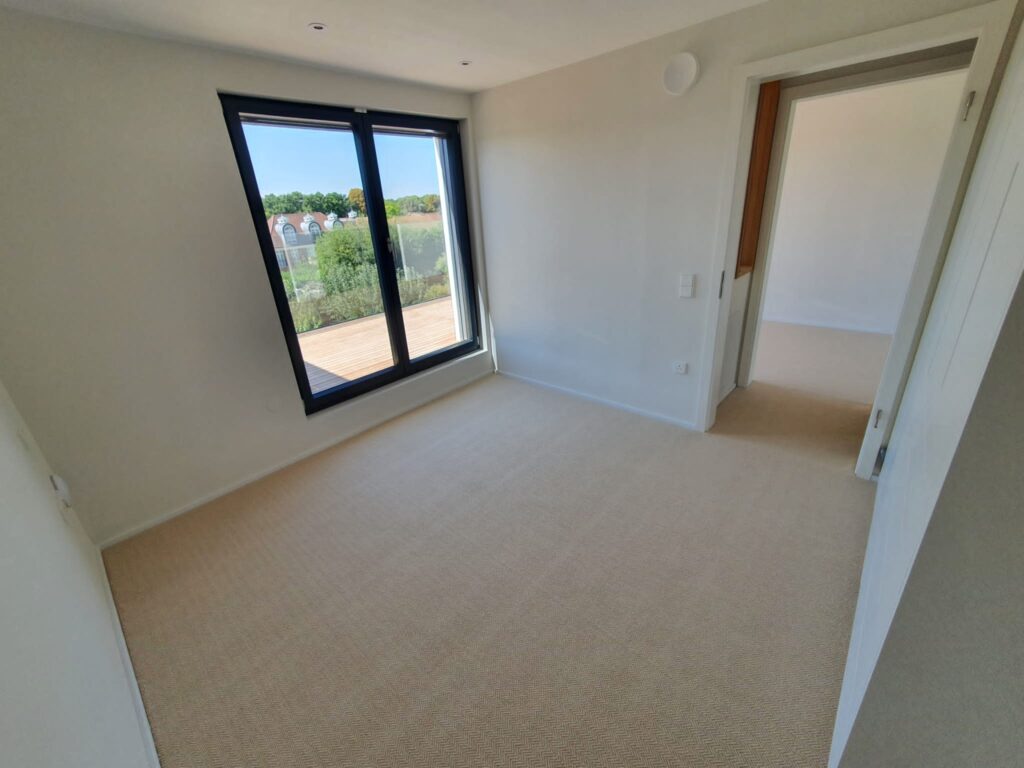 Crucial Trading Wilton Svelte Chalk Installation In Putney - Carpet - Putney - Residential