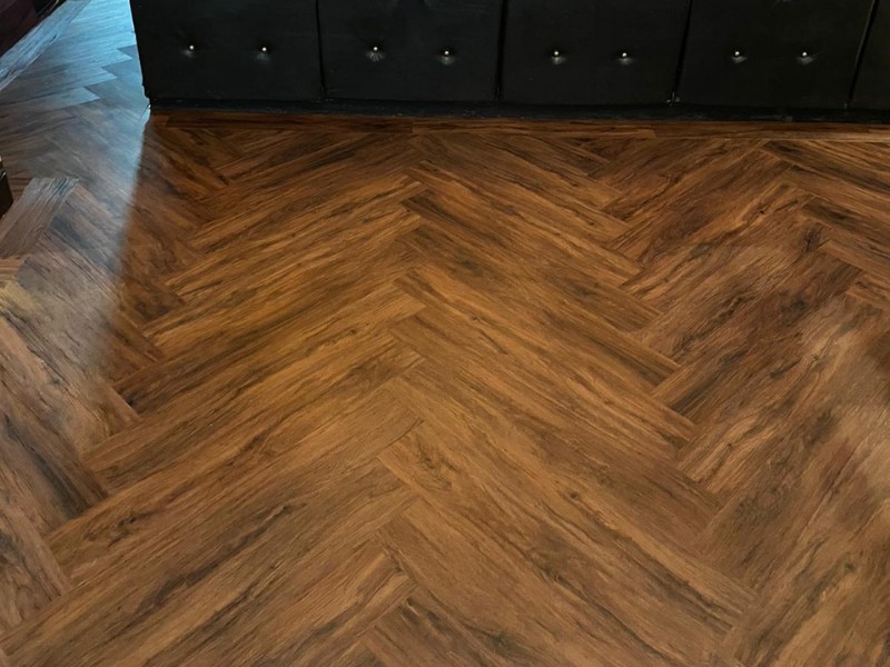 Polyflor Camaro North American Walnut - Vinyl Flooring - Commercial