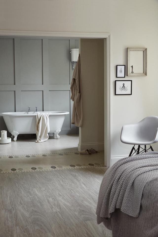 Amtico Signature Basilica Salt AR0SBS12 / Amtico Signature Shore Oak AR0W8180 - Luxury Vinyl Tile (LVT) Flooring - Vinyl Flooring - Wood Flooring