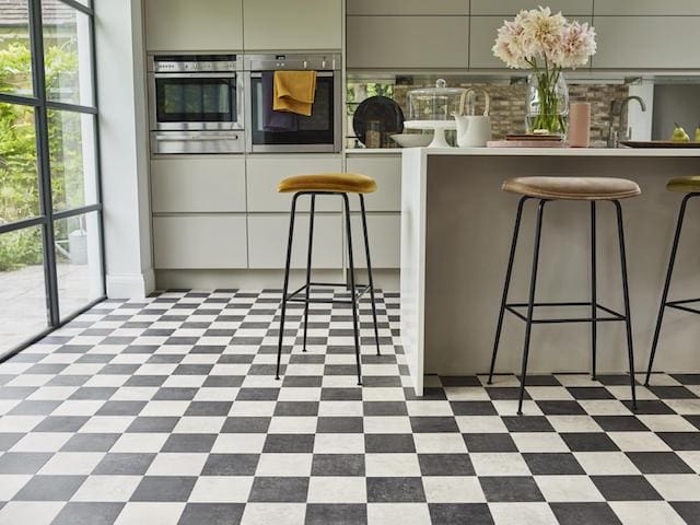 Amtico Signature DC302 - Luxury Vinyl Tile (LVT) Flooring - Vinyl Flooring