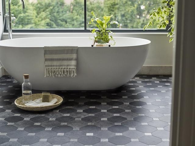 Amtico Signature DC310 - Luxury Vinyl Tile (LVT) Flooring - Vinyl Flooring