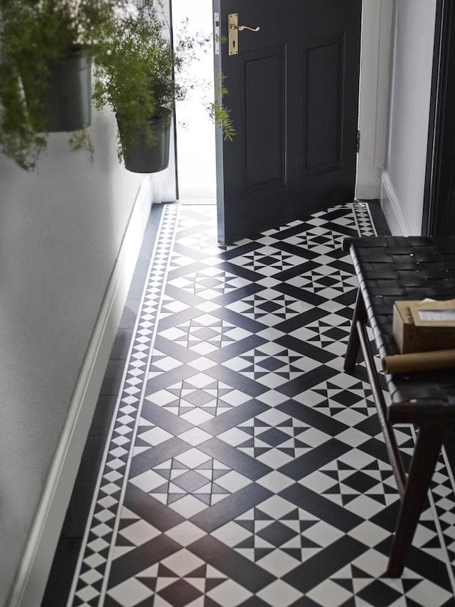 Amtico Signature Decor Classic Mono - Luxury Vinyl Tile (LVT) Flooring - Vinyl Flooring