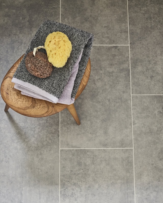 Amtico Spacia Century Concrete - Luxury Vinyl Tile (LVT) Flooring - Vinyl Flooring