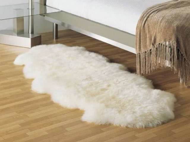 Barnscroft - Sheepskin Rugs - Large Double White Sheepskin - Carpet