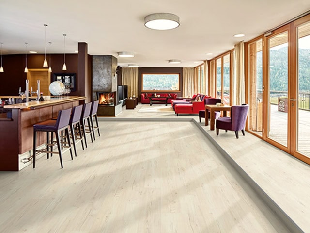 Egger - ED4020 Cracked Oak Sand - Wood Flooring