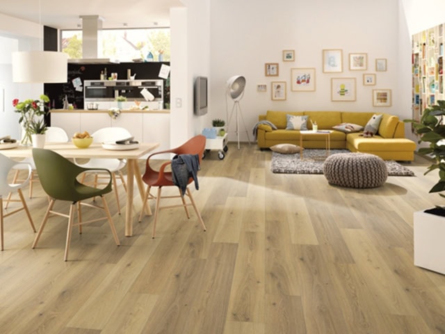 Egger - H2810 Oak Trilogy Natural - Wood Flooring
