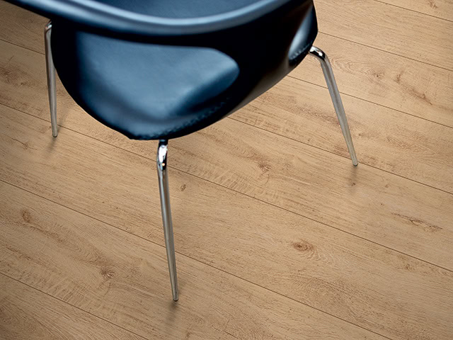 Pergo - Laminate - Classic Plank 2V Endless Plank - L0X05 - 01771 - Laminate Flooring