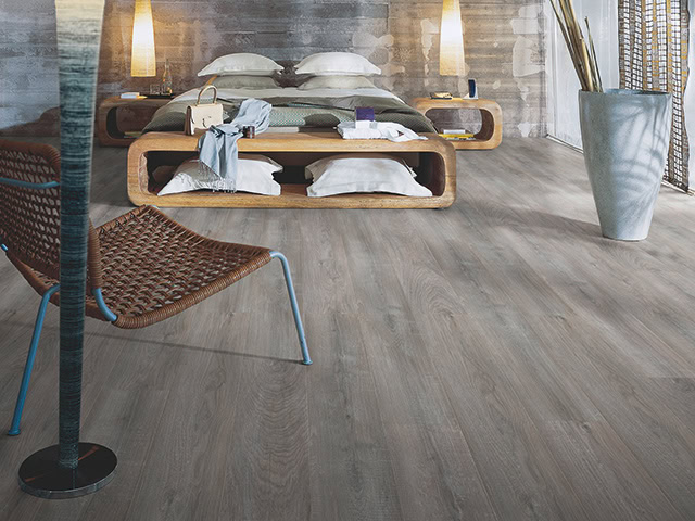 Pergo - Laminate - Classic Plank 4V Natural Variation - L0X08 - 01812 - Laminate Flooring