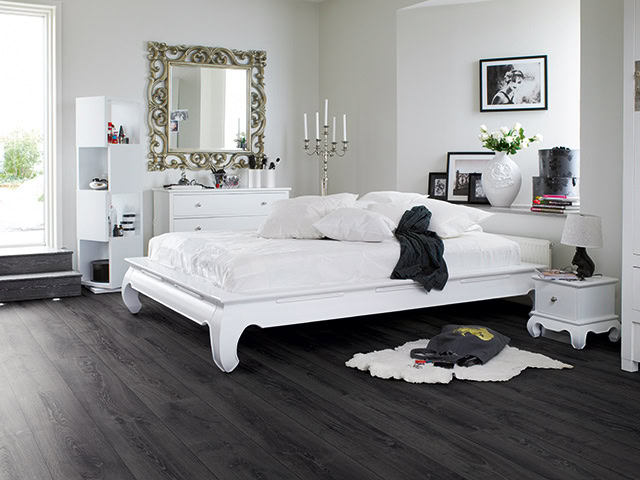 Pergo - Laminate - Long Plank 4V - L0X23 - 01763 - Laminate Flooring