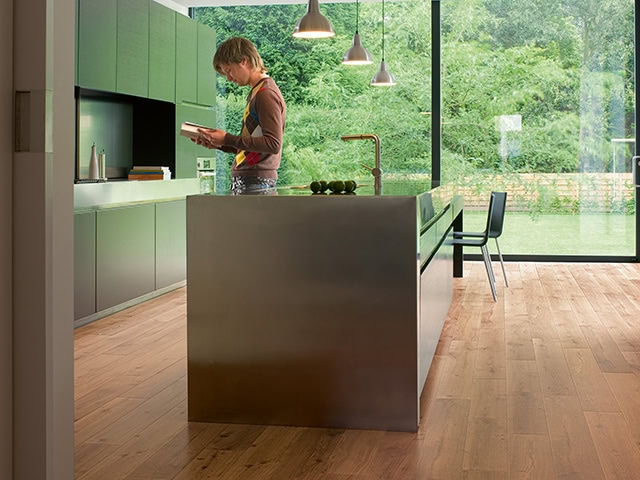 Quick - Step - Perspective - UF995 - Laminate Flooring - Luxury Vinyl Tile (LVT) Flooring