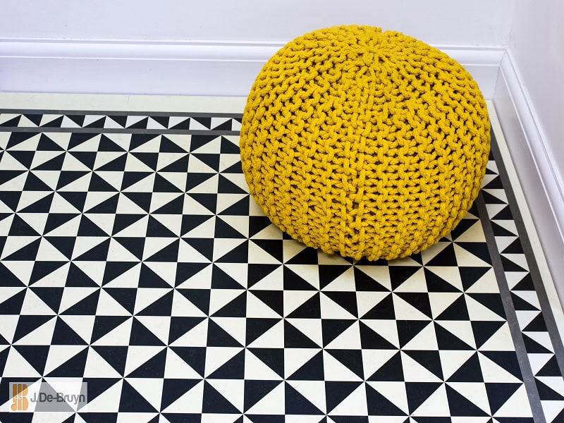 Marmoleum RD119 Paired With RDB209 Borders - Marmoleum Flooring