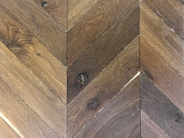 Rover'S Flooring - Special Design Floors - Distressed Chevron - Wood Flooring