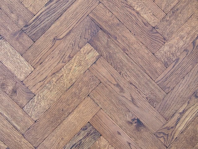 Rover'S Flooring - Special Design Floors - Oak Distressed Herringbone Block - Wood Flooring