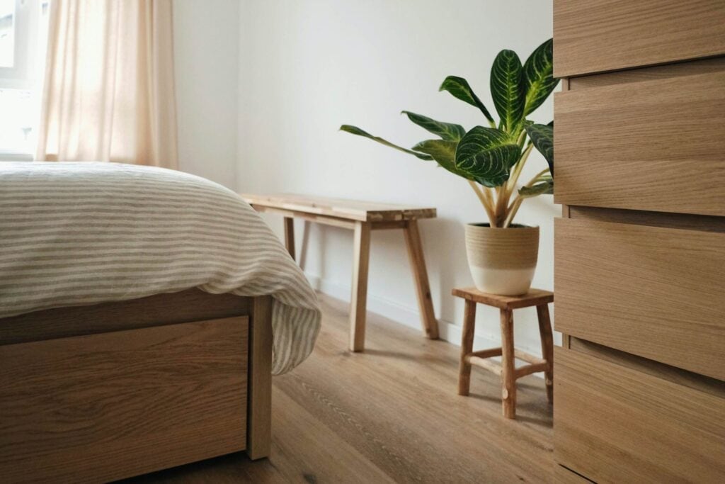 Advantages of Hardwood Floors in Your Bedroom - Carpet - Wood Flooring