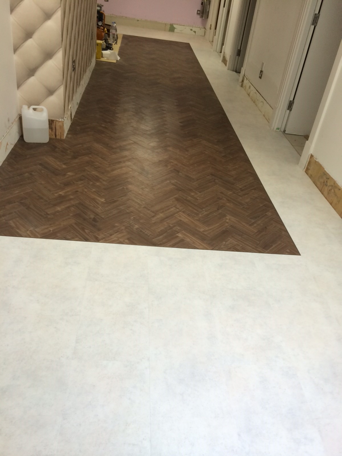 AMTICO HERRINGBONE PORTFOLIO FLOOR 03