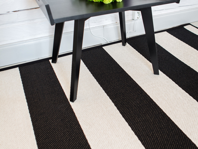 VM Carpets - Basso Musta Valk