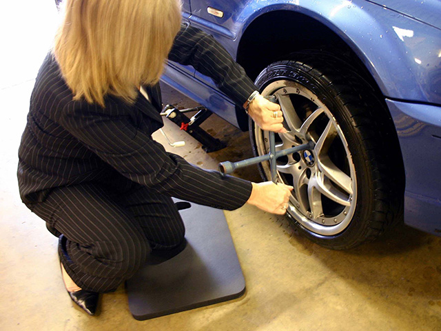 Coba Flooring – Workplace Matting – Knee Saver