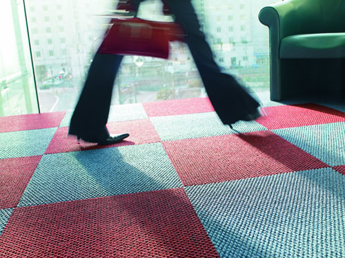 Dia_Red_Dol_Cheq Tile