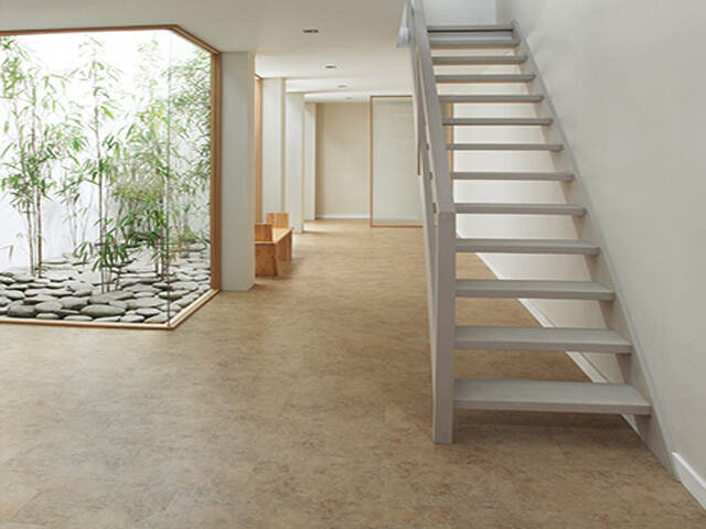 Amtico – Noche Travertine 1
