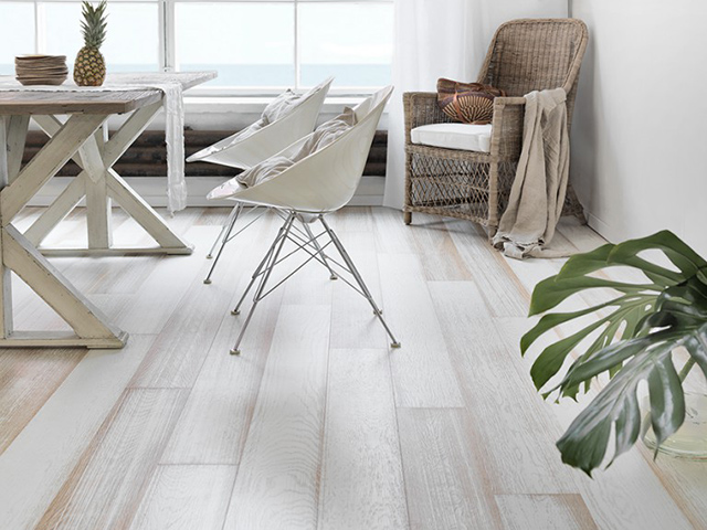 Timberwise – Oak Beach House – White