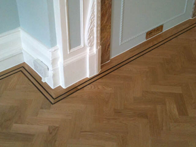 Traditional Oak Wood Block Floor