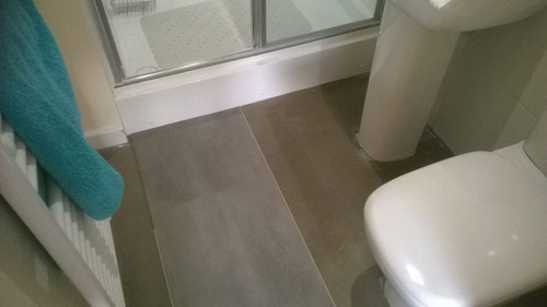 amtico & carpet bathroom 03