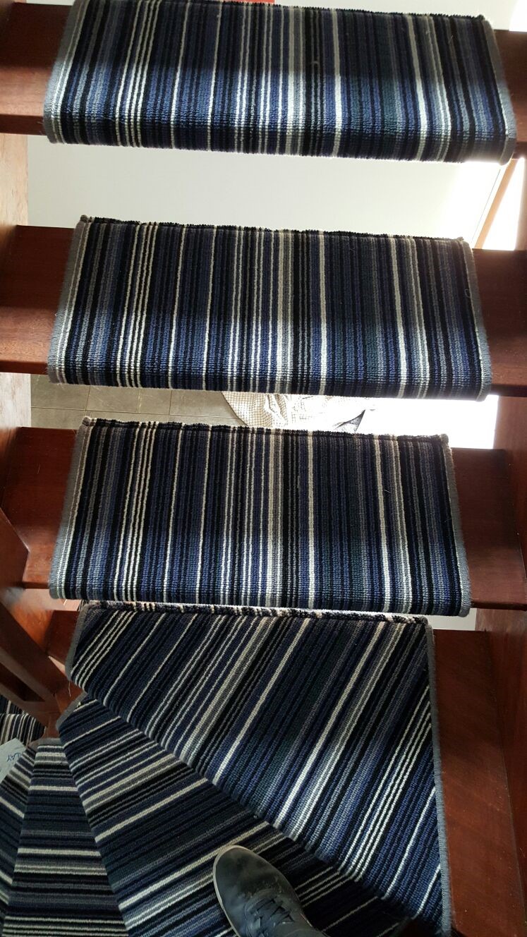 STRIPEY BLUE CARPET portfolio stairs 04