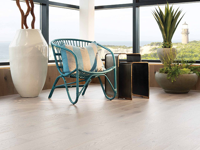 Mirage - Flair - White Oak Heavy Character Snowdrift - Wood Flooring