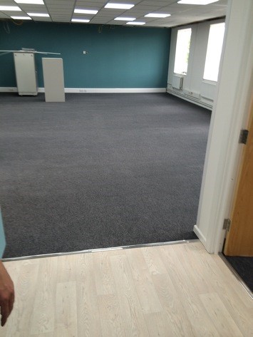 portfolio-carpets-navy-stair-runner-01